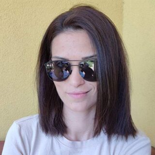 Слънчеви очила Newport черно на дамско лице